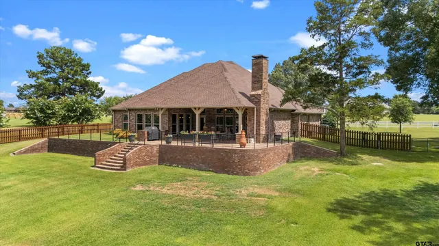 $869,900 | 23220 Bridle View Drive, Lindale, TX 75771