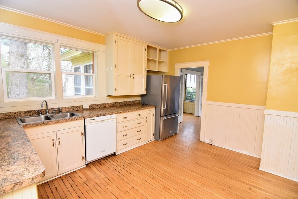 298 Sturbridge Road Charlton, MA 01507 - Photo 3 of 38