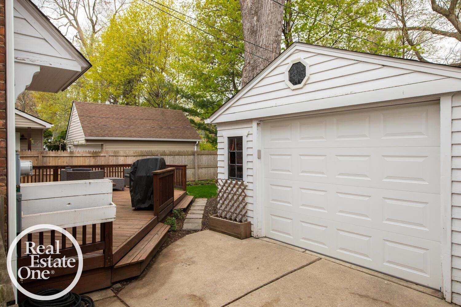 100 Mapleton Road Grosse Pointe, MI 48236 - Photo 22 of 25 50133263-cc668011-19b7-4210-b067-711788d71ede.JPG