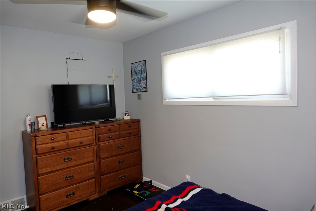 1713 Chelmsford Road Cleveland, OH 44124 - Photo 15 of 31 Gallery Image 15