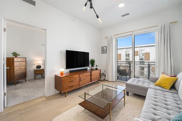 $499,900 | 2550 Lawrence Street, Unit RB303, Denver, CO 80205