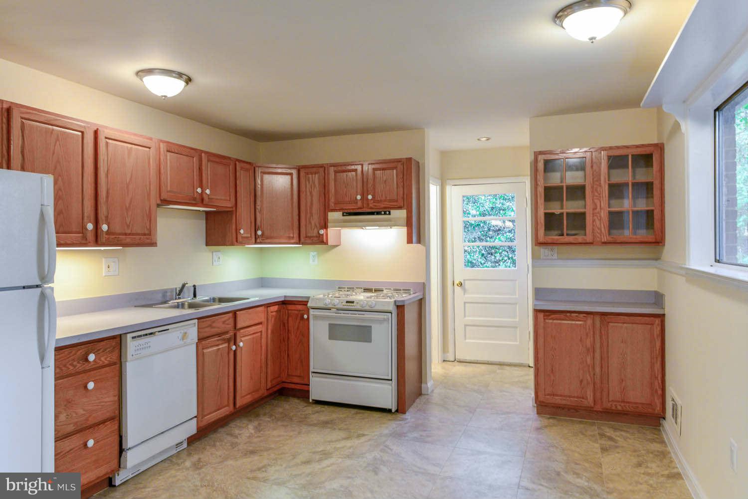 4303 Sideburn Road Fairfax, VA 22030 - Photo 7 of 13 Kitchen