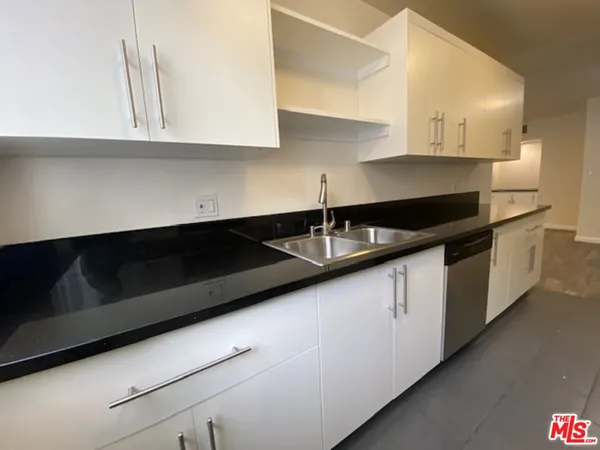 $2,250 | 7045 Hawthorn Avenue, Unit 203, Los Angeles, CA 90028