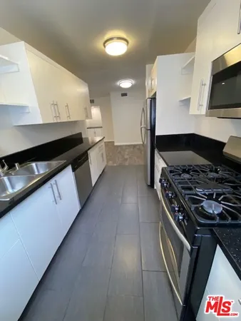 $2,250 | 7045 Hawthorn Avenue, Unit 203, Los Angeles, CA 90028