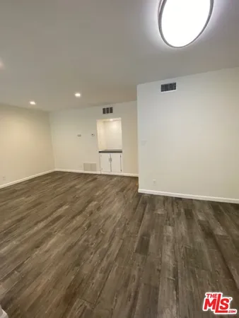 $2,250 | 7045 Hawthorn Avenue, Unit 203, Los Angeles, CA 90028