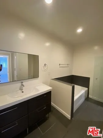 $2,250 | 7045 Hawthorn Avenue, Unit 203, Los Angeles, CA 90028