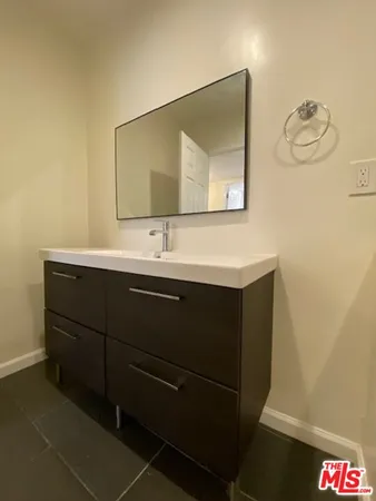 $2,250 | 7045 Hawthorn Avenue, Unit 203, Los Angeles, CA 90028