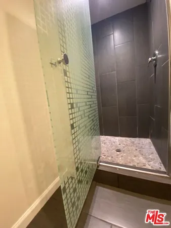 $2,250 | 7045 Hawthorn Avenue, Unit 203, Los Angeles, CA 90028