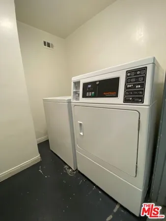 $2,250 | 7045 Hawthorn Avenue, Unit 203, Los Angeles, CA 90028