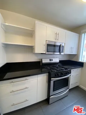 $2,250 | 7045 Hawthorn Avenue, Unit 203, Los Angeles, CA 90028