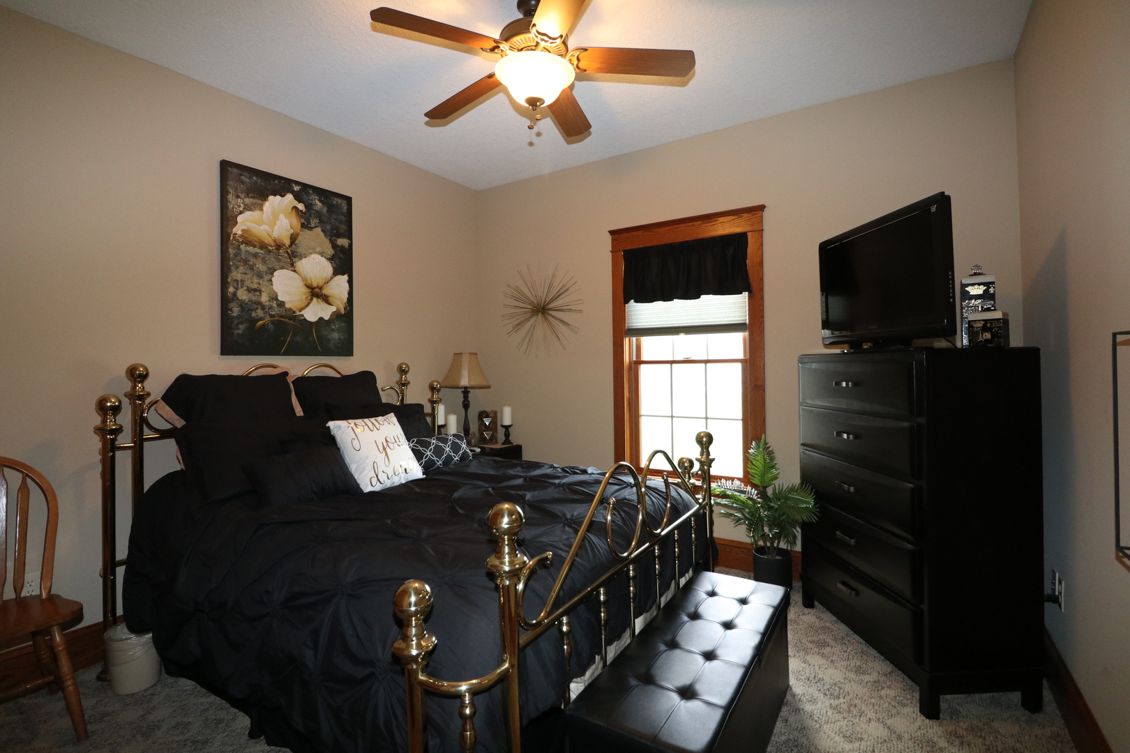 16682 Parnell Road Dewitt, IL 61735 - Photo 34 of 63 a living room with furniture and a flat screen tv