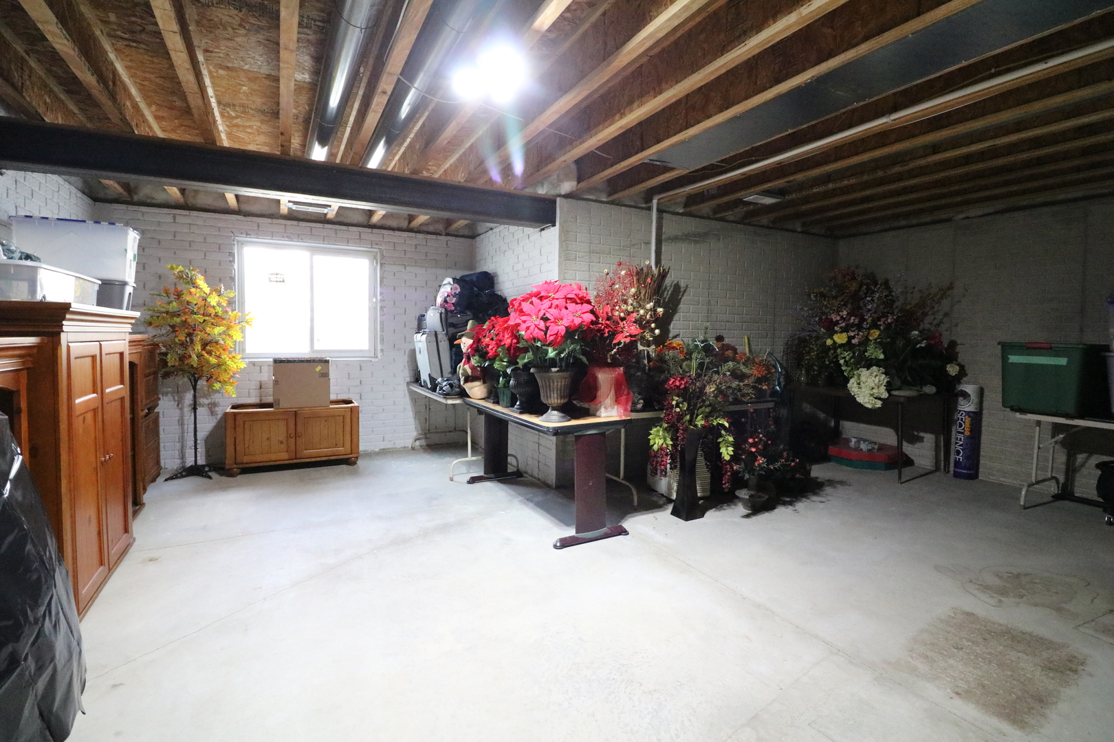 16682 Parnell Road Dewitt, IL 61735 - Photo 54 of 63 a view of a room with furniture