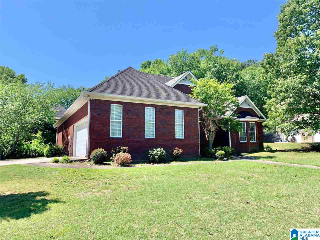 417 Wynlake Lane Alabaster, AL 35007 - Photo 2 of 35