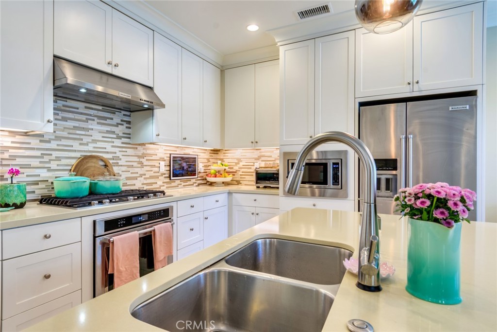 161 Working Ranch Irvine, CA 92602 - Photo 8 of 33