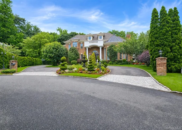 $4,900,000 | 6 Boxwood Way, Manhasset, NY 11030