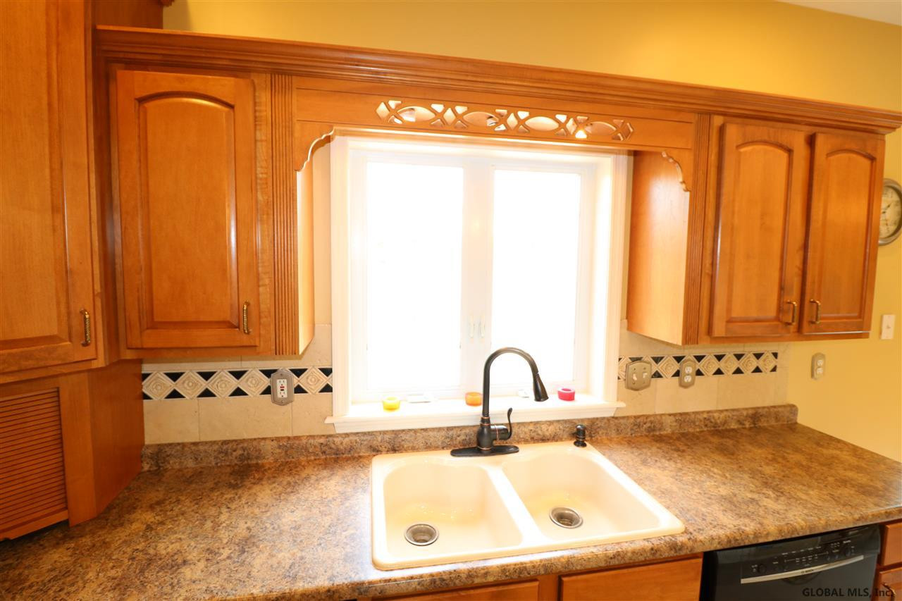8 Worthington Road Guilderland, NY 12303 - Photo 12 of 24 Photo 12