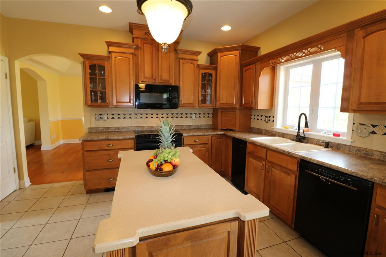 8 Worthington Road Guilderland, NY 12303 - Photo 8 of 24 Photo 8