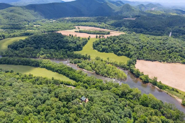 $619,900 | 426 Ezra Drive, Buchanan, VA 24066