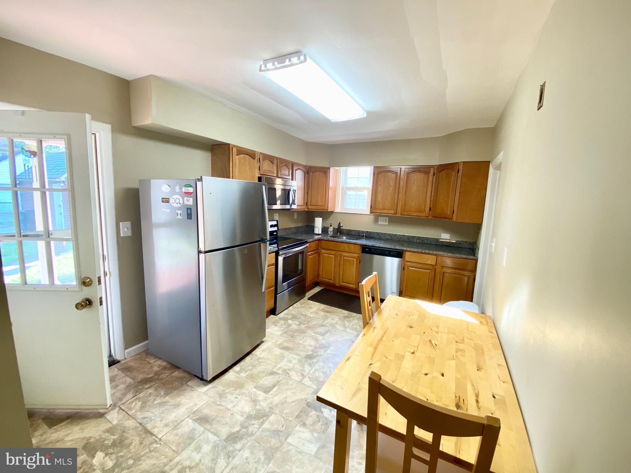 3008 Dunmore Road Baltimore, MD 21222 - Photo 10 of 35