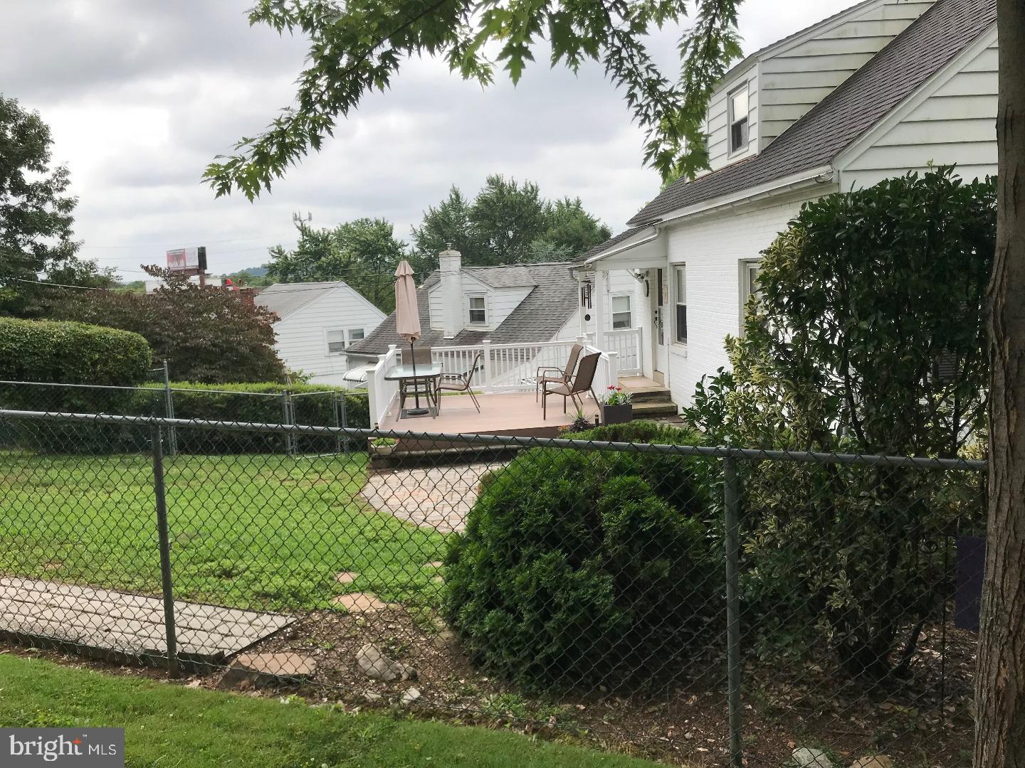 19 Hillside Road Reading, PA 19609 - Photo 3 of 10 Gallery Image 3