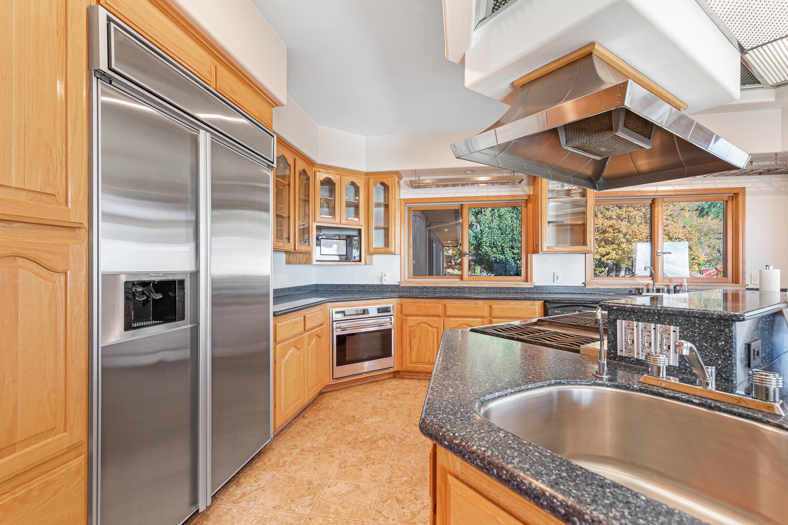 6380 Tunnel Loop Road Grants Pass, OR 97526 - Photo 22 of 83 Kitchen