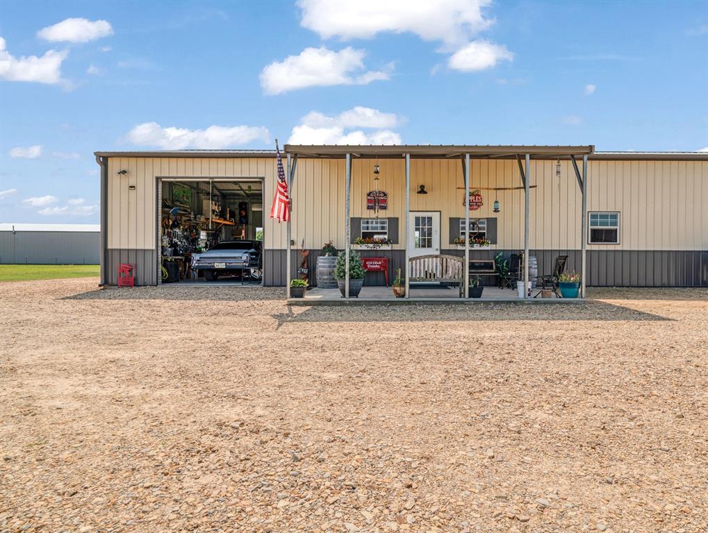 1750 County Road 34430 Sumner, TX 75486 - Photo 17 of 20 a view of a living room with furniture