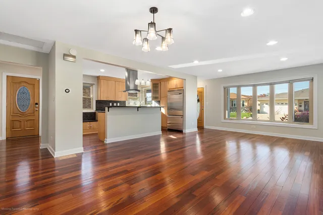 $550,000 | 4615 North Maria Court, Chicago, IL 60656