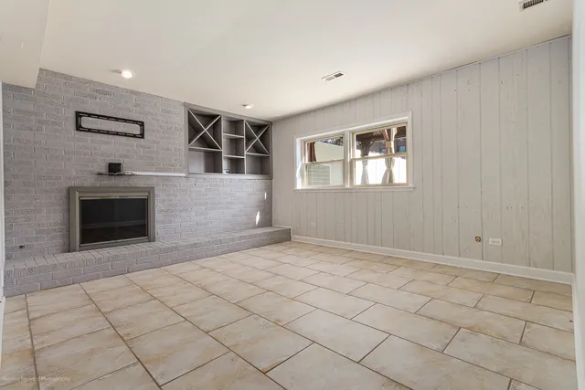 $550,000 | 4615 North Maria Court, Chicago, IL 60656