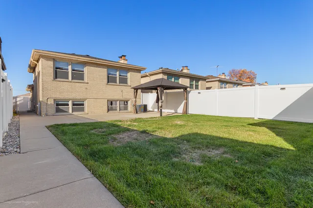 $550,000 | 4615 North Maria Court, Chicago, IL 60656