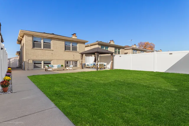 $550,000 | 4615 North Maria Court, Chicago, IL 60656