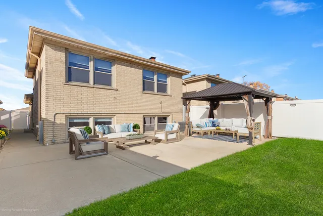 $550,000 | 4615 North Maria Court, Chicago, IL 60656