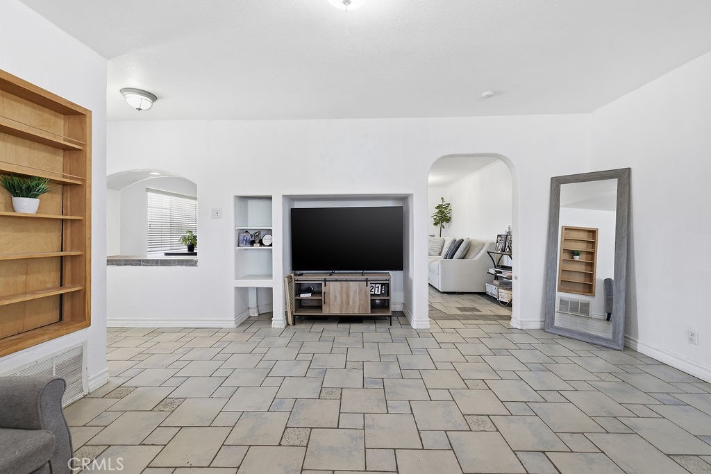 10231 East Ave R-2 Littlerock, CA 93543 - Photo 16 of 36