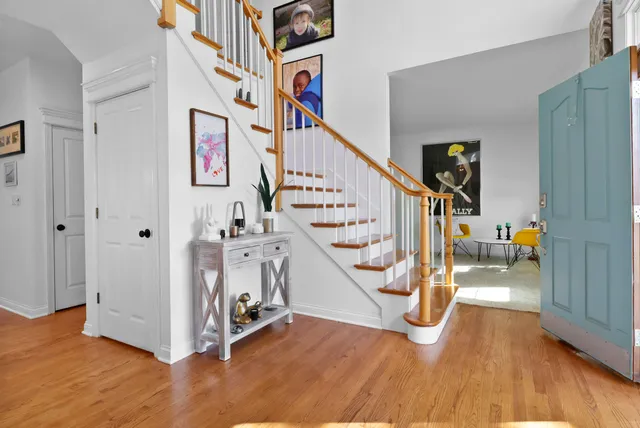 a view of an entryway with workspace