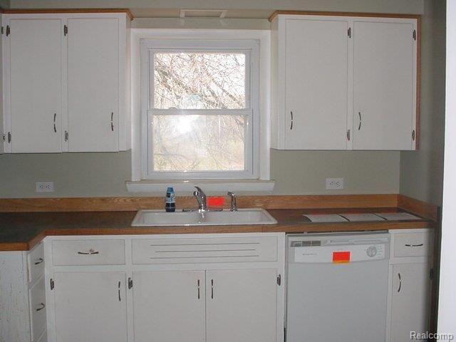 836 Joslyn Road Lake Orion, MI 48362 - Photo 10 of 17 264-015860 - KITCHEN.JPG