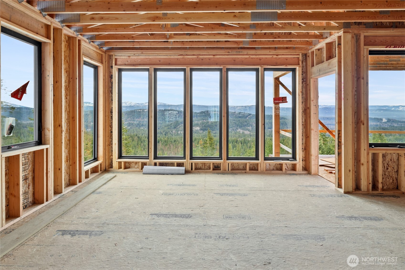 901 Whisper Creek Drive Cle Elum, WA 98922 - Photo 18 of 31 a view of an indoor porch