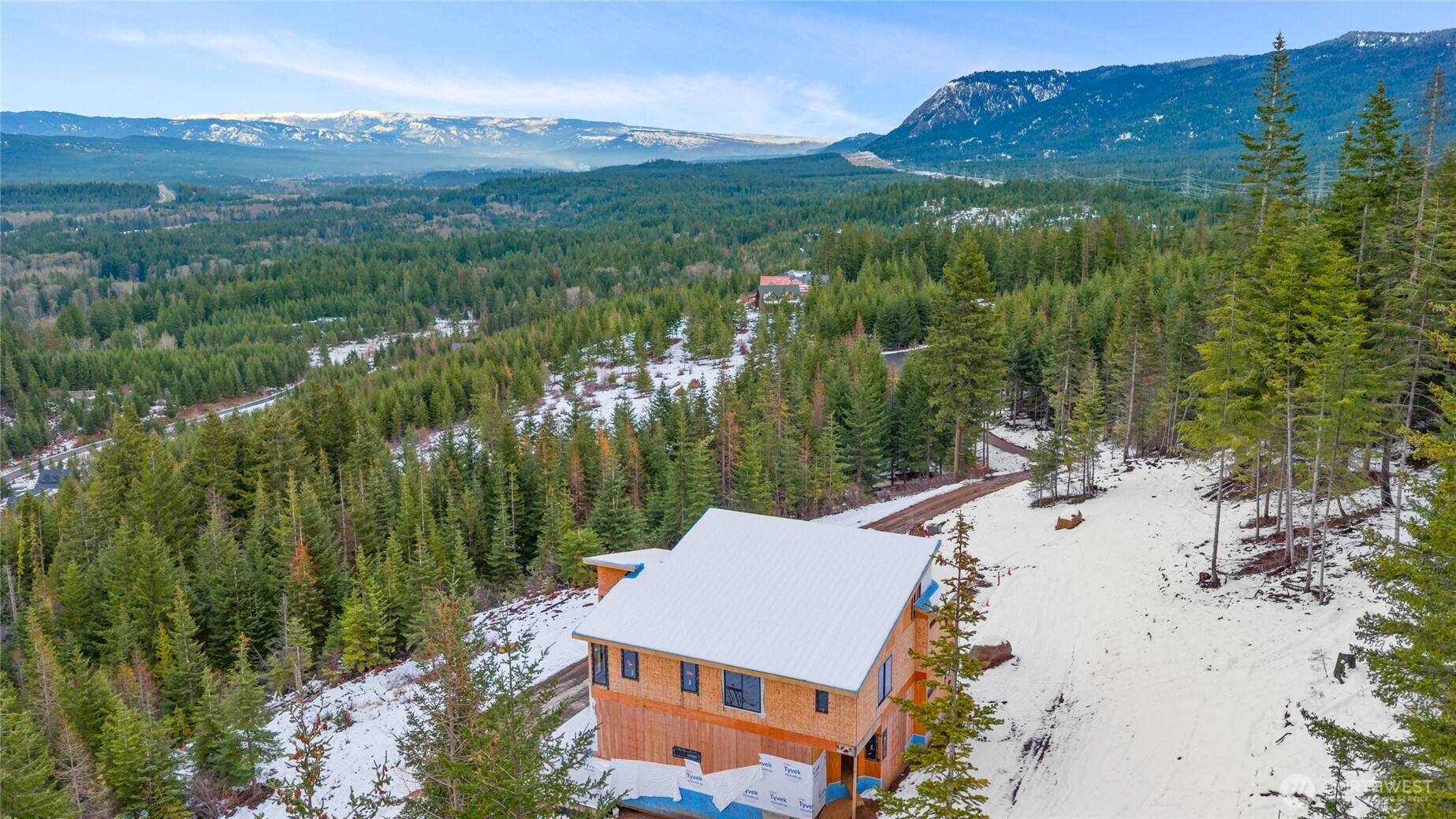 901 Whisper Creek Drive Cle Elum, WA 98922 - Photo 26 of 31 an aerial view of residential houses with outdoor space and trees