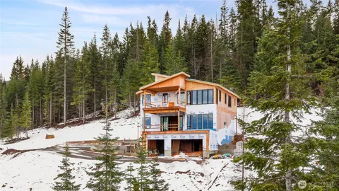 $1,300,000 | 901 Whisper Creek Drive, Cle Elum, WA 98922
