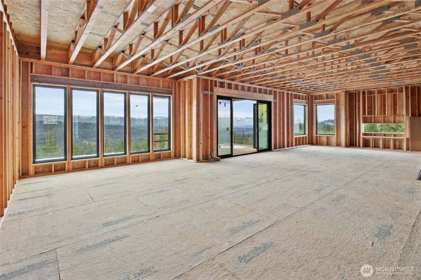 901 Whisper Creek Drive Cle Elum, WA 98922 - Photo 10 of 31 a view of a building