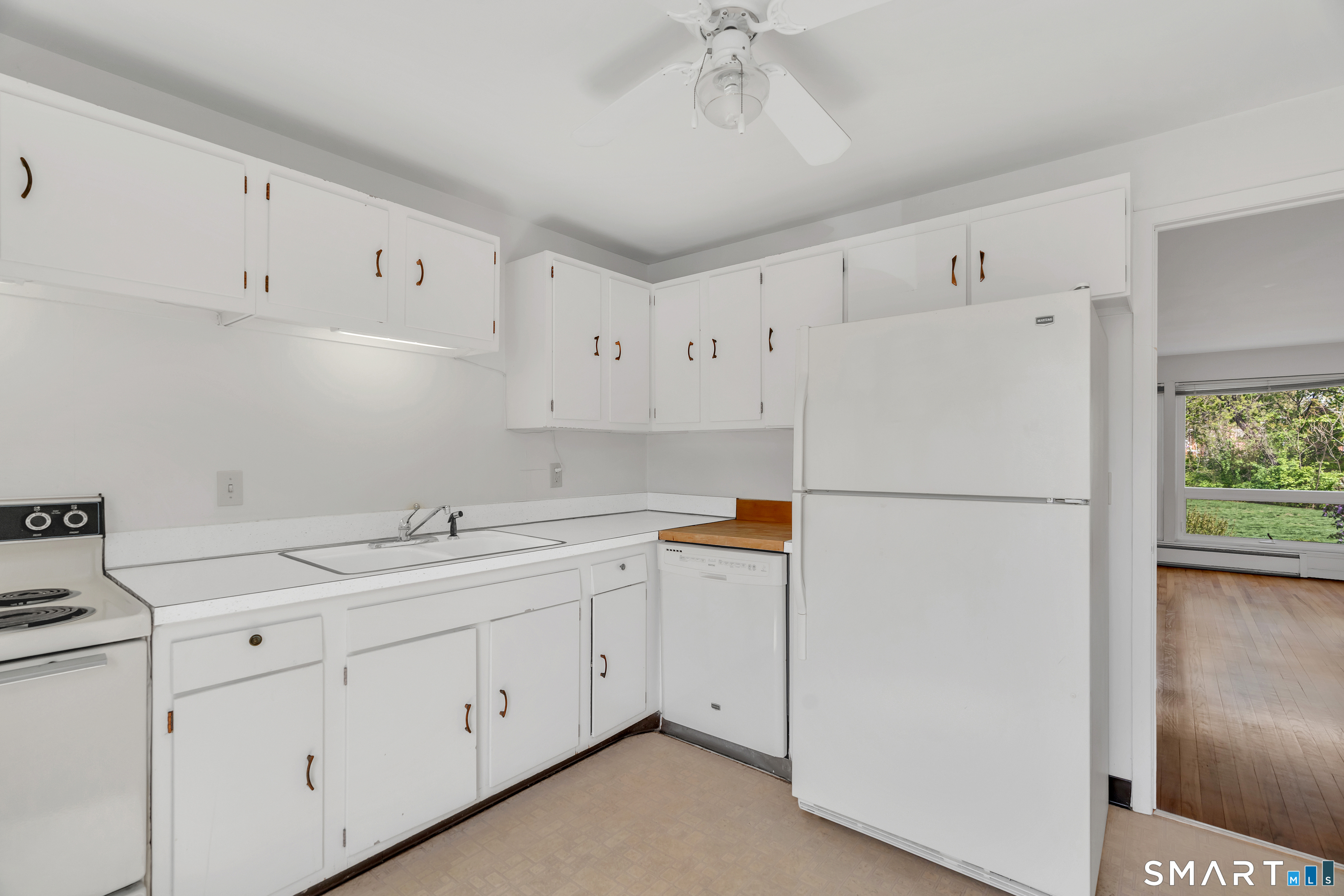 118 Centerbrook Road Hamden, CT 06518 - Photo 2 of 29
