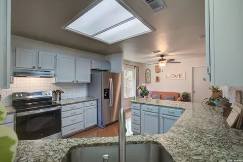 $374,900 | 1937 Squire Court, New Braunfels, TX 78130