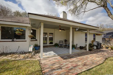 $374,900 | 1937 Squire Court, New Braunfels, TX 78130