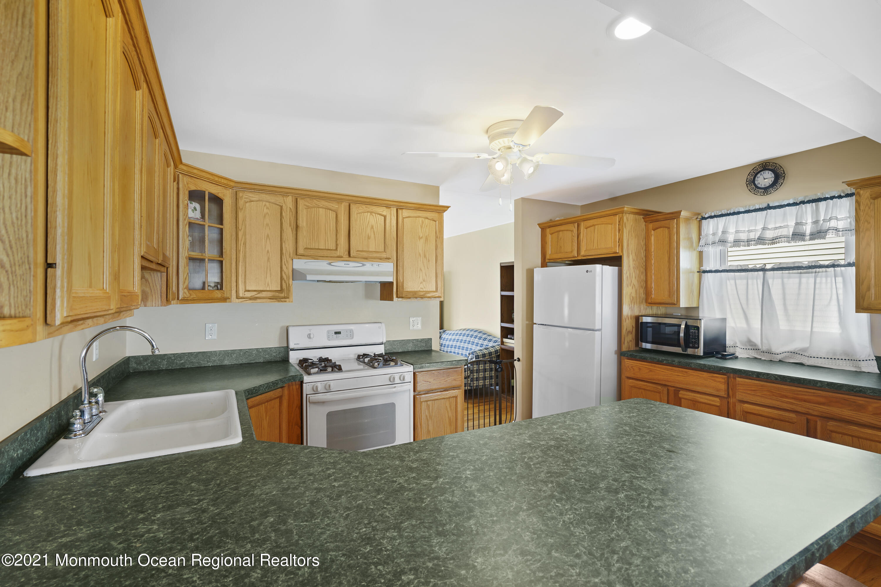 205 Milford Road Neptune Township, NJ 07753 - Photo 19 of 41 DSC04816