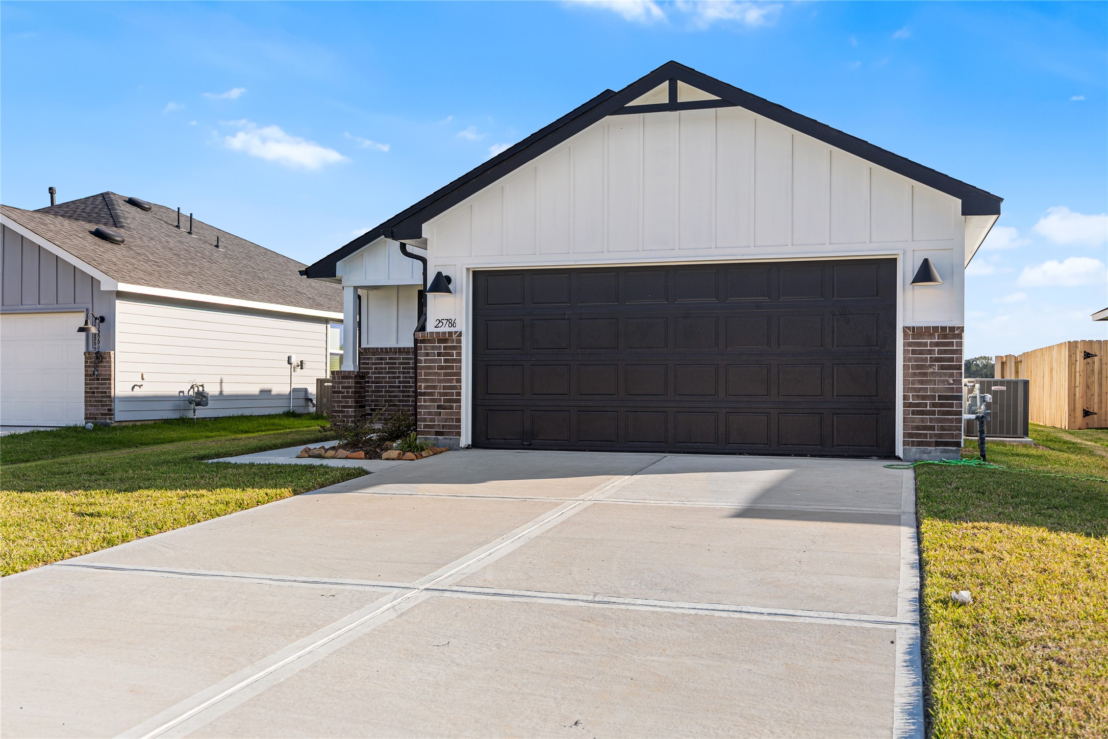 25786 John Wayne Court Splendora, TX 77372 - Photo 2 of 22