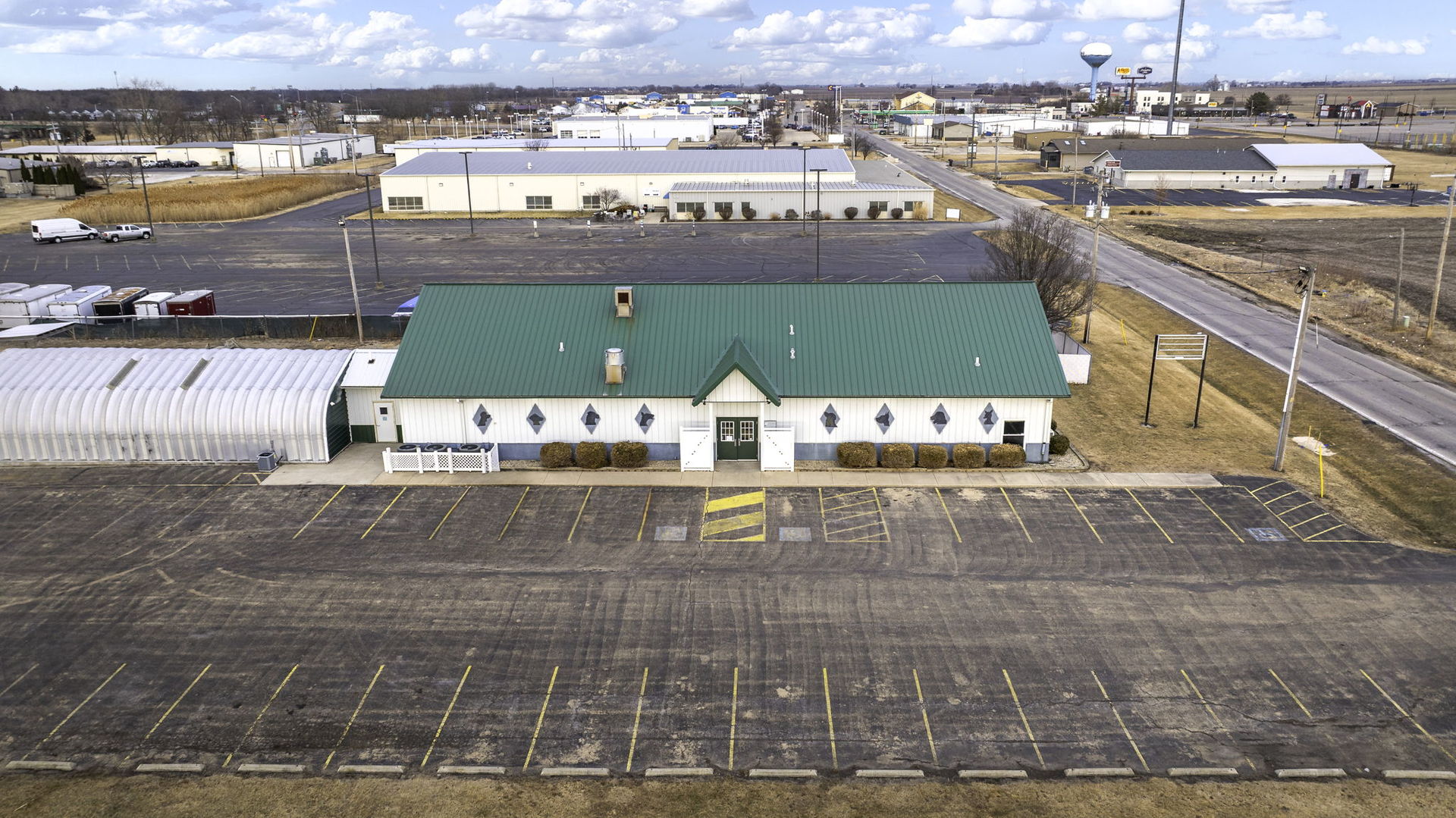441 North 3059th Road Ottawa, IL 61350 - Photo 23 of 31 a view of a swimming pool with outdoor space