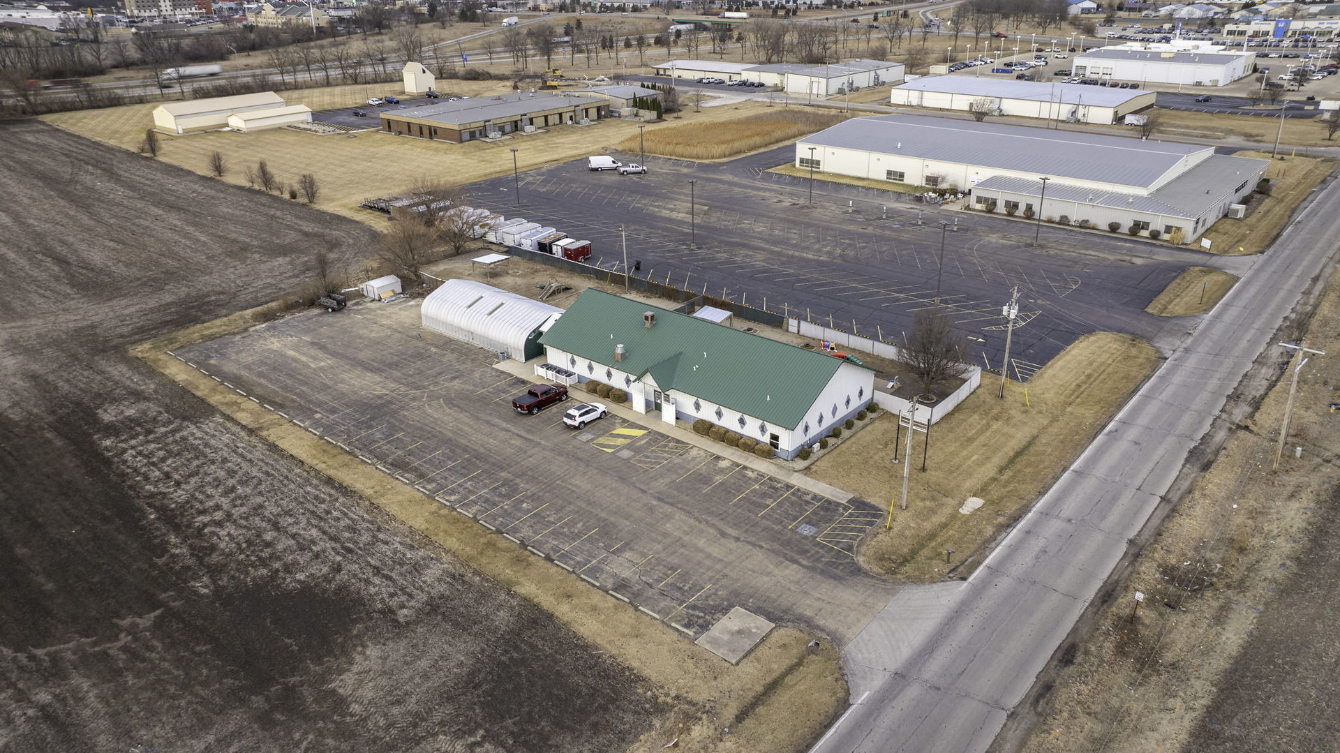 441 North 3059th Road Ottawa, IL 61350 - Photo 26 of 31 an aerial view of a house with a ocean