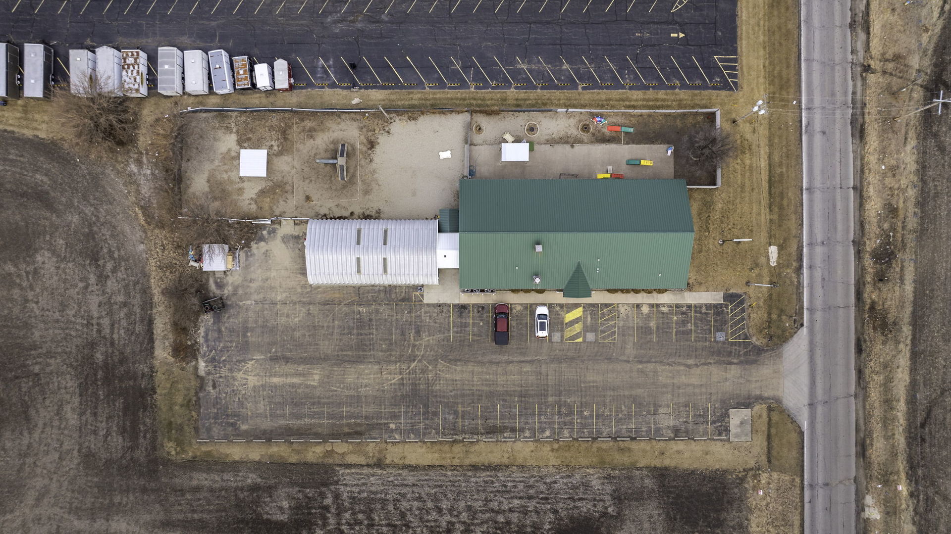 441 North 3059th Road Ottawa, IL 61350 - Photo 28 of 31 a view of a brick wall