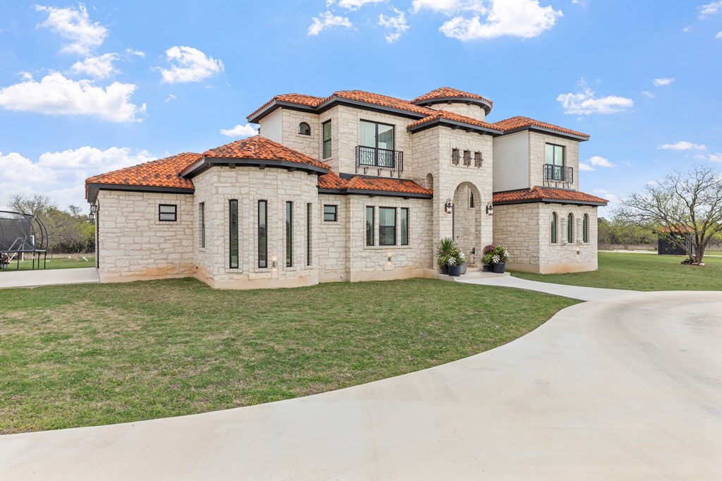 661 Emerald Loop Fredericksburg, TX 78624 - Photo 63 of 73 Front view