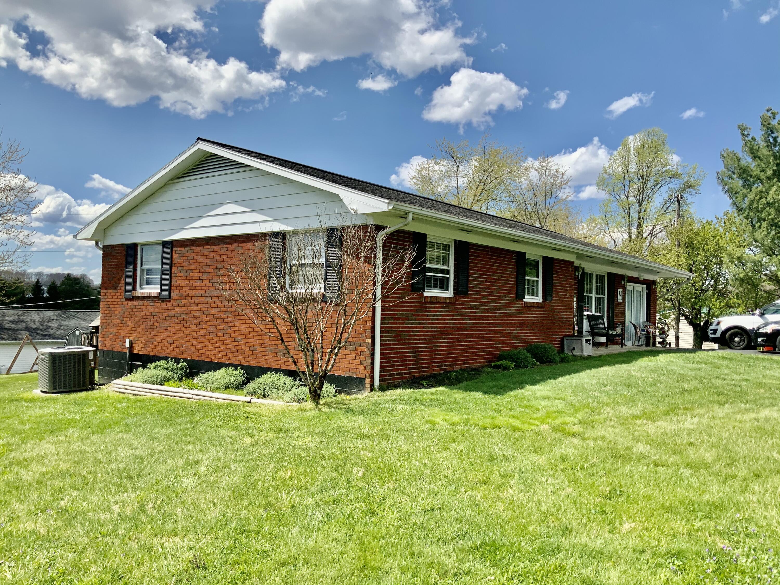 6603 Pole Bridge Road Wise, VA 24293 - Photo 2 of 26 A59AA6C8-7821-4E18-BE72-CB57CA0A7D85