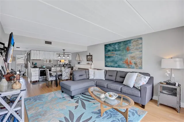 $459,000 | 845 Benjamin Franklin Drive, Unit 302, Sarasota, FL 34236