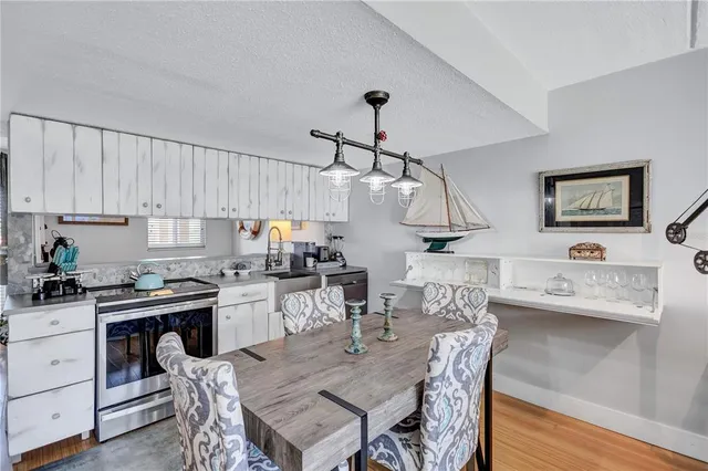 $459,000 | 845 Benjamin Franklin Drive, Unit 302, Sarasota, FL 34236